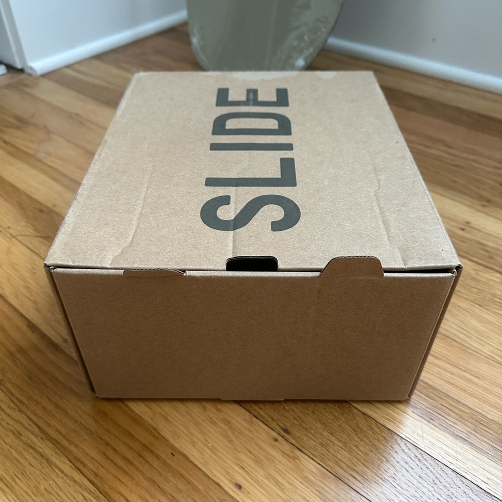 Brand new Yeezy slide resin - Picture 4 of 7